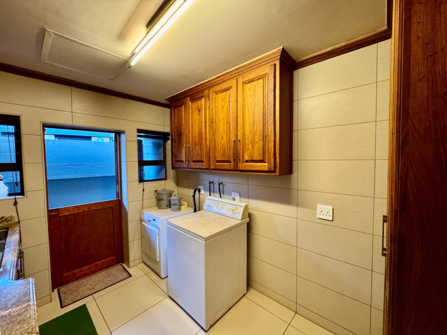 3 Bedroom Property for Sale in Van Der Hoff Park North West